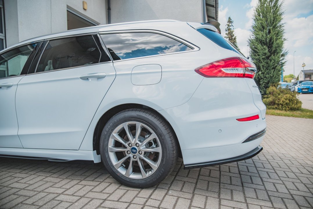 Maxton Design - CENTRAL REAR SPLITTER FORD MONDEO ESTATE PLATINUM MK5 FACELIFT (2019-)