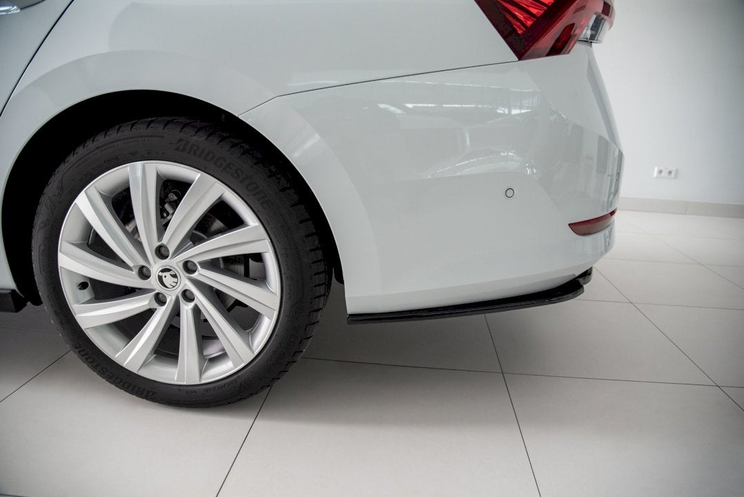 Maxton Design - CENTRAL REAR SPLITTER SKODA OCTAVIA MK4 (2019-2024)