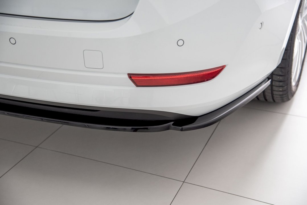 Maxton Design - CENTRAL REAR SPLITTER SKODA OCTAVIA MK4 (2019-2024)