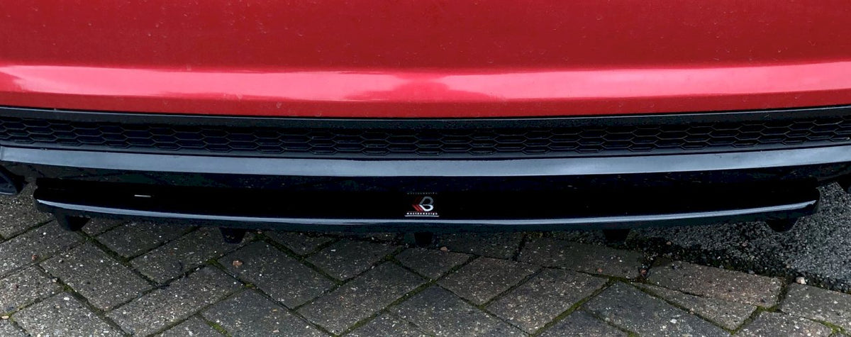 Maxton Design - CENTRAL REAR SPLITTER AUDI A7 S-LINE (FACELIFT) (WITH VERTICAL BARS) (2014-2018)