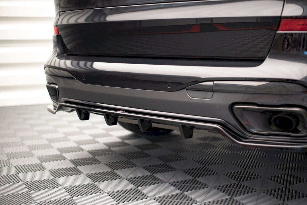 Maxton Design - CENTRAL REAR SPLITTER (VERTICAL BARS) BMW X7 M G07 (2018-2022)