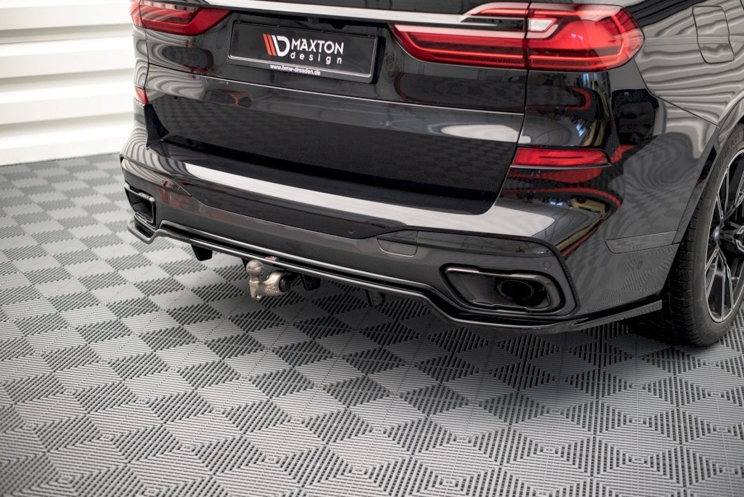 Maxton Design - CENTRAL REAR SPLITTER (VERTICAL BARS) BMW X7 M G07 (2018-2022)