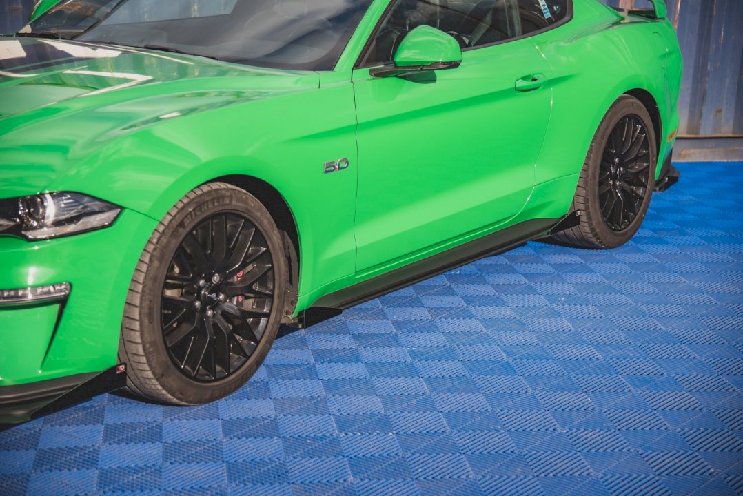 Maxton Design - STREET PRO SIDE SKIRTS DIFFUSERS V.1 (+FLAPS) FORD MUSTANG GT MK6 FACELIFT (2017-)