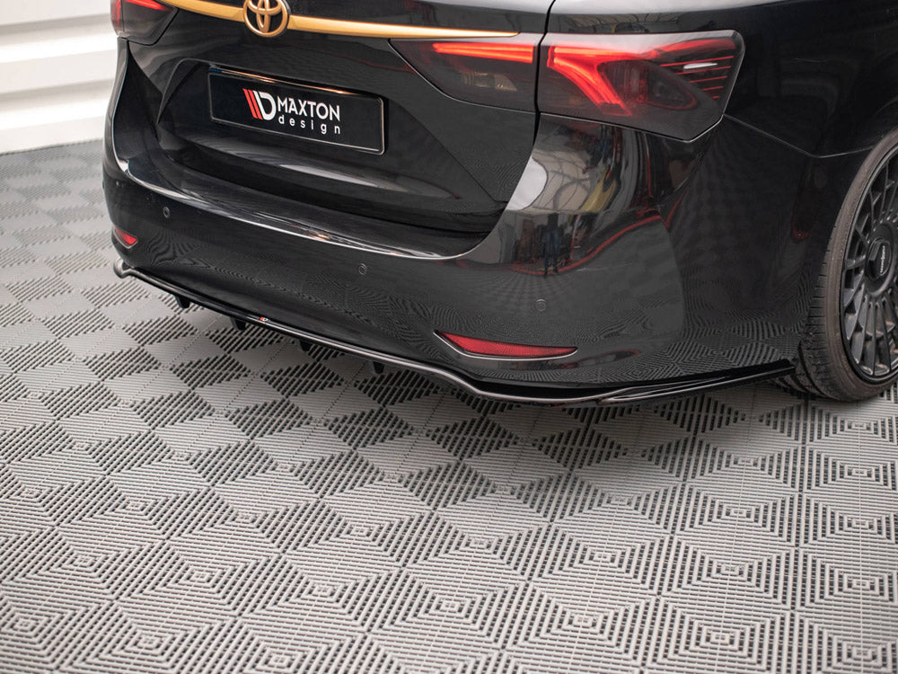 Maxton Design - CENTRAL REAR SPLITTER (VERTICAL BARS) TOYOTA AVENSIS MK3.5 (2015-2018)