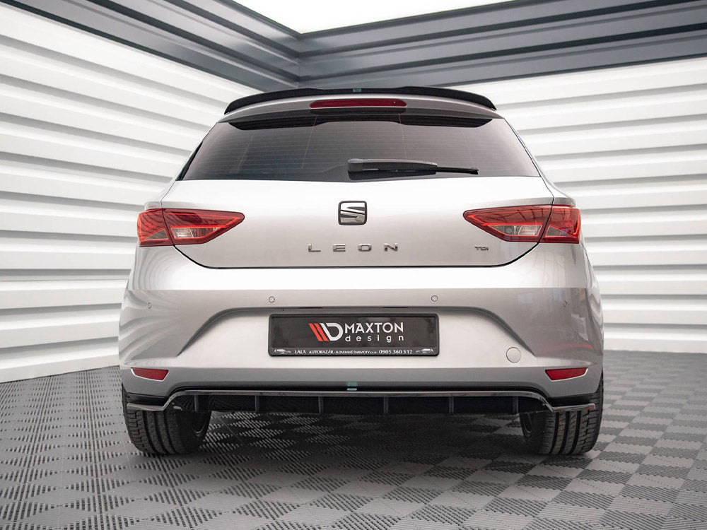 Maxton Design - CENTRAL REAR SPLITTER (VERTICAL BARS) SEAT LEON HATCHBACK MK3 (2012-2016)