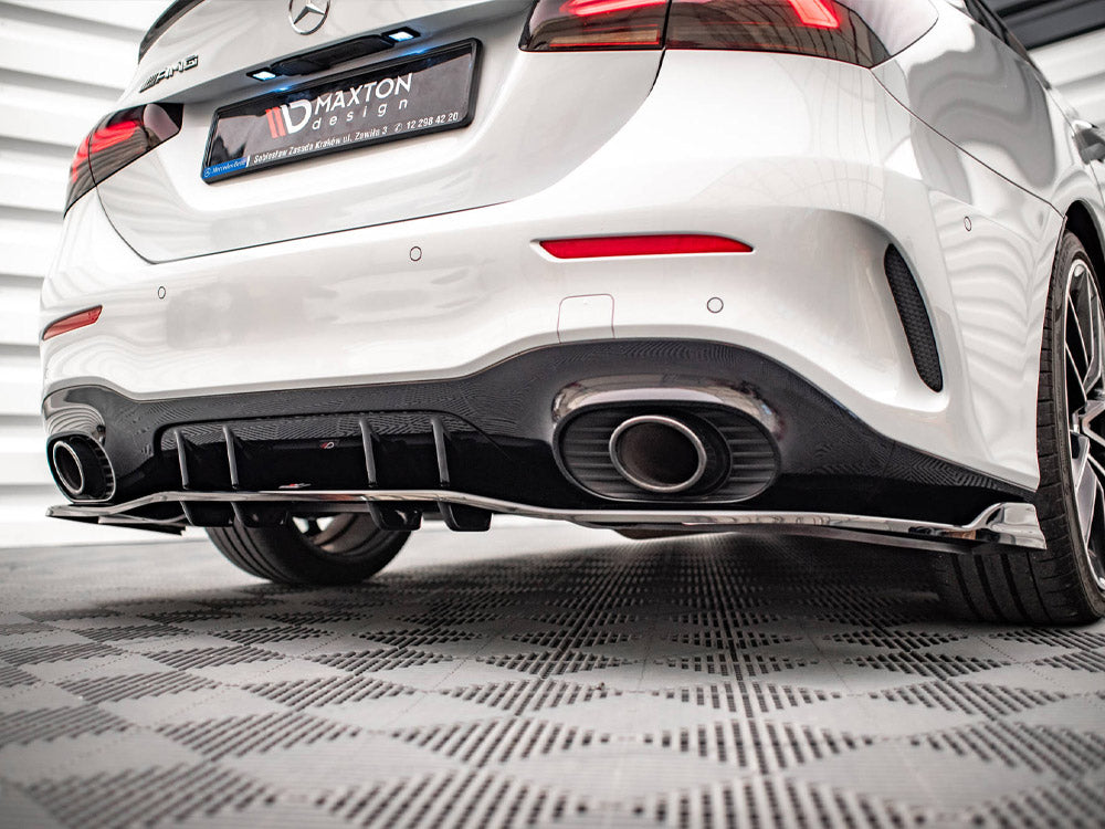 Maxton Design - CENTRAL REAR SPLITTER V.2 (VERTICAL BARS) MERCEDES A 35 AMG SEDAN V177