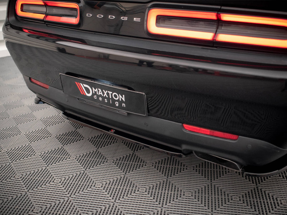 Maxton Design - CENTRAL REAR SPLITTER DODGE CHALLENGER RT MK3 FACELIFT (2014-)