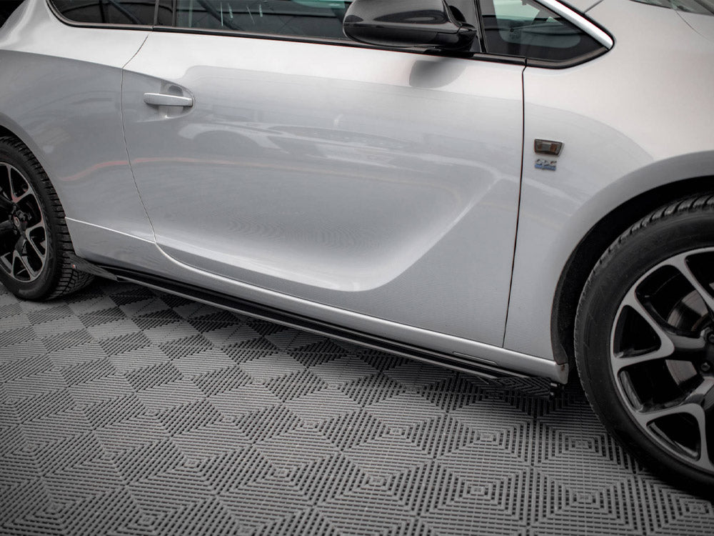 Maxton Design - STREET PRO SIDE SKIRTS DIFFUSERS (+FLAPS) OPEL ASTRA GTC OPC-LINE J (2011-2018)