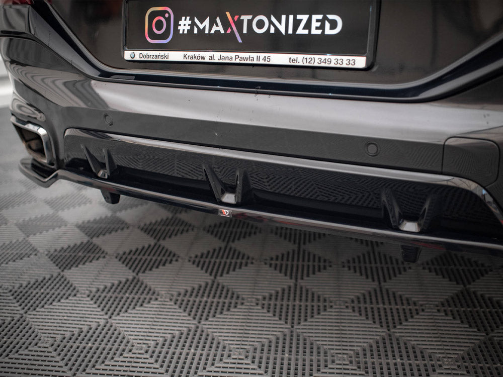 Maxton Design - CENTRAL REAR SPLITTER (VERTICAL BARS) V.3 BMW X6 M-PACK G06