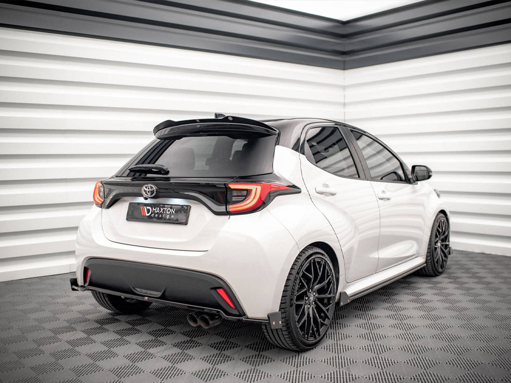 Maxton Design - CENTRAL REAR SPLITTER V.1 + FLAPS TOYOTA YARIS MK4