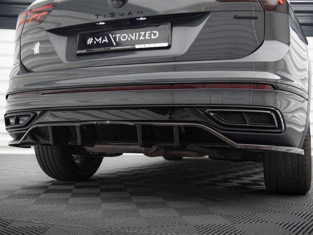 Maxton Design - Central Rear Splitter (Vertical Bars) Volkswagen Tiguan R-Line Mk2 Facelift