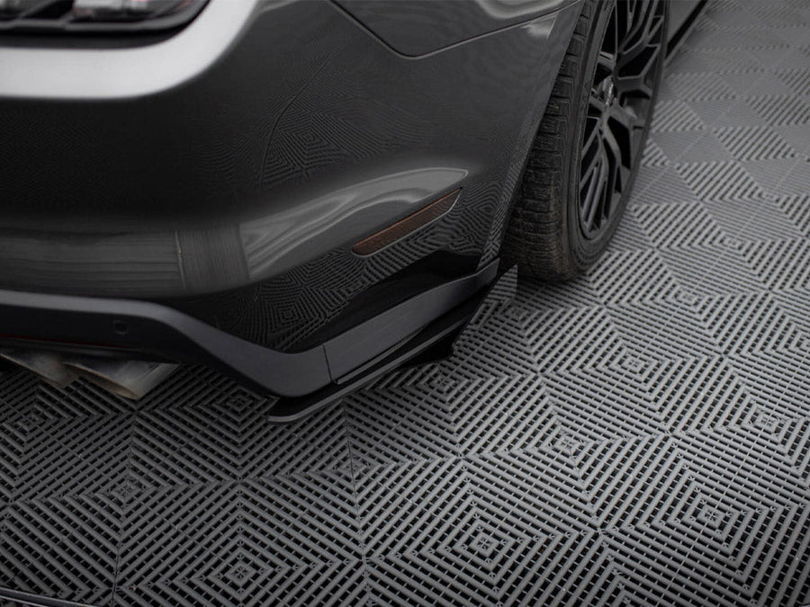 Maxton Design - Street Pro Rear Side Splitters + Flaps Ford Mustang GT Mk6