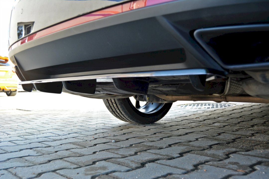 Maxton Design - CENTRAL REAR SPLITTER SKODA OCTAVIA VRS MK3/ MK3.5 HATCHBACK/ ESTATE