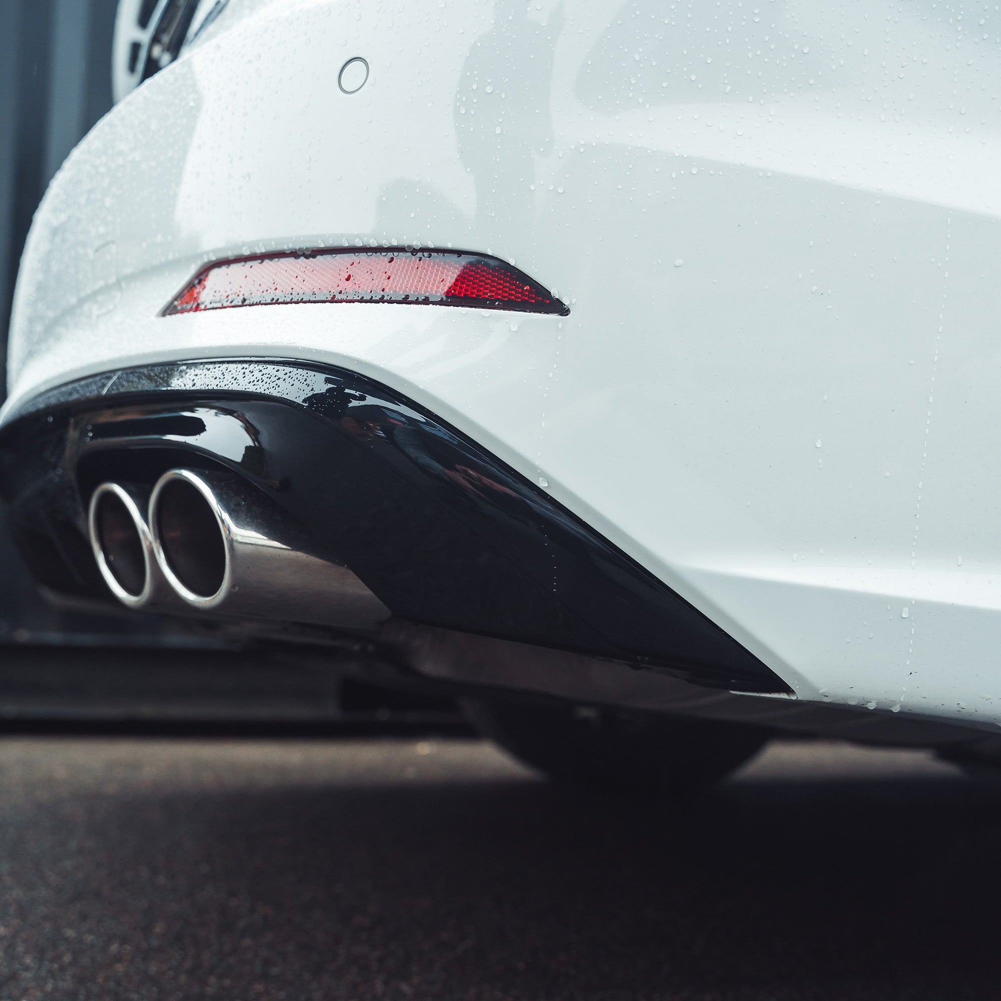 AUDI A5/S5 B9 2016-2019 GLOSS BLACK DIFFUSER - V1