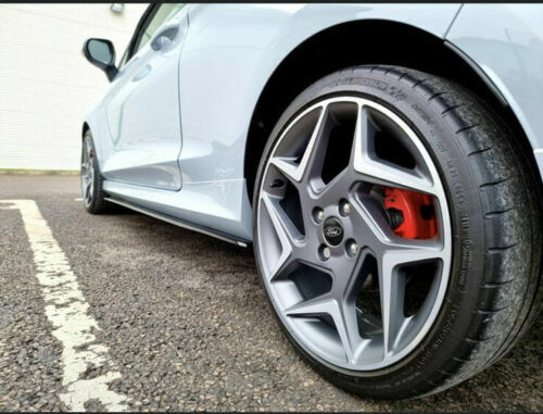 Fiesta ST MK8 ST/ST Line Low Splitter Kit Gloss Black ABS Plastic