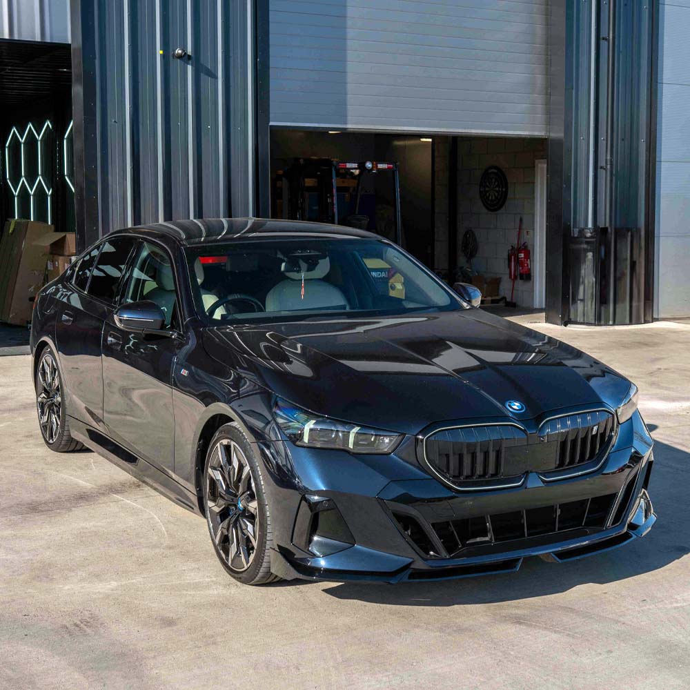 BMW 5 SERIES G60 & i5 2023+ GLOSS BLACK SPLITTER