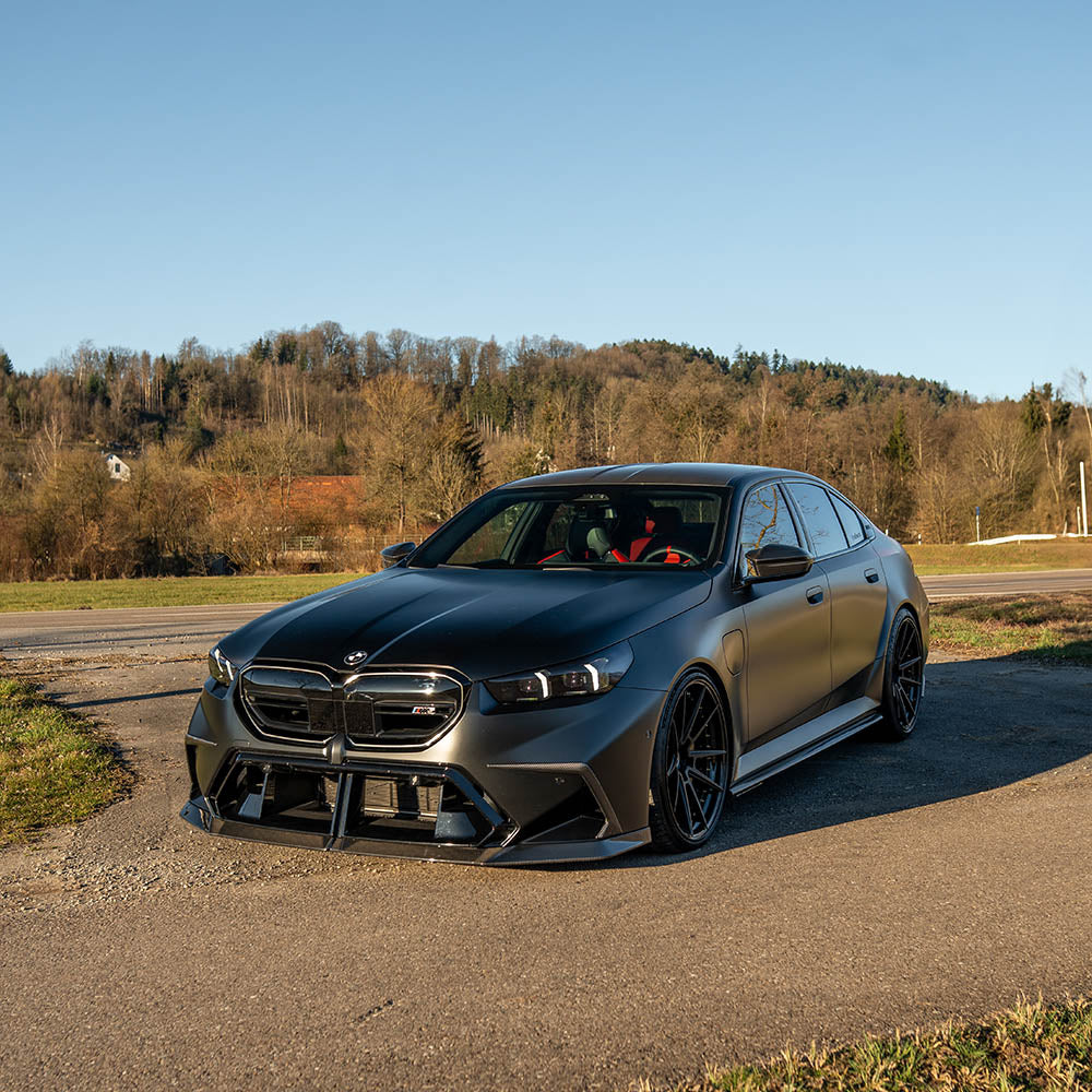 BMW G90 M5 & G99 M5 TOURING 2024+ CARBON FIBRE SPLITTER - V1 - CT DESIGN