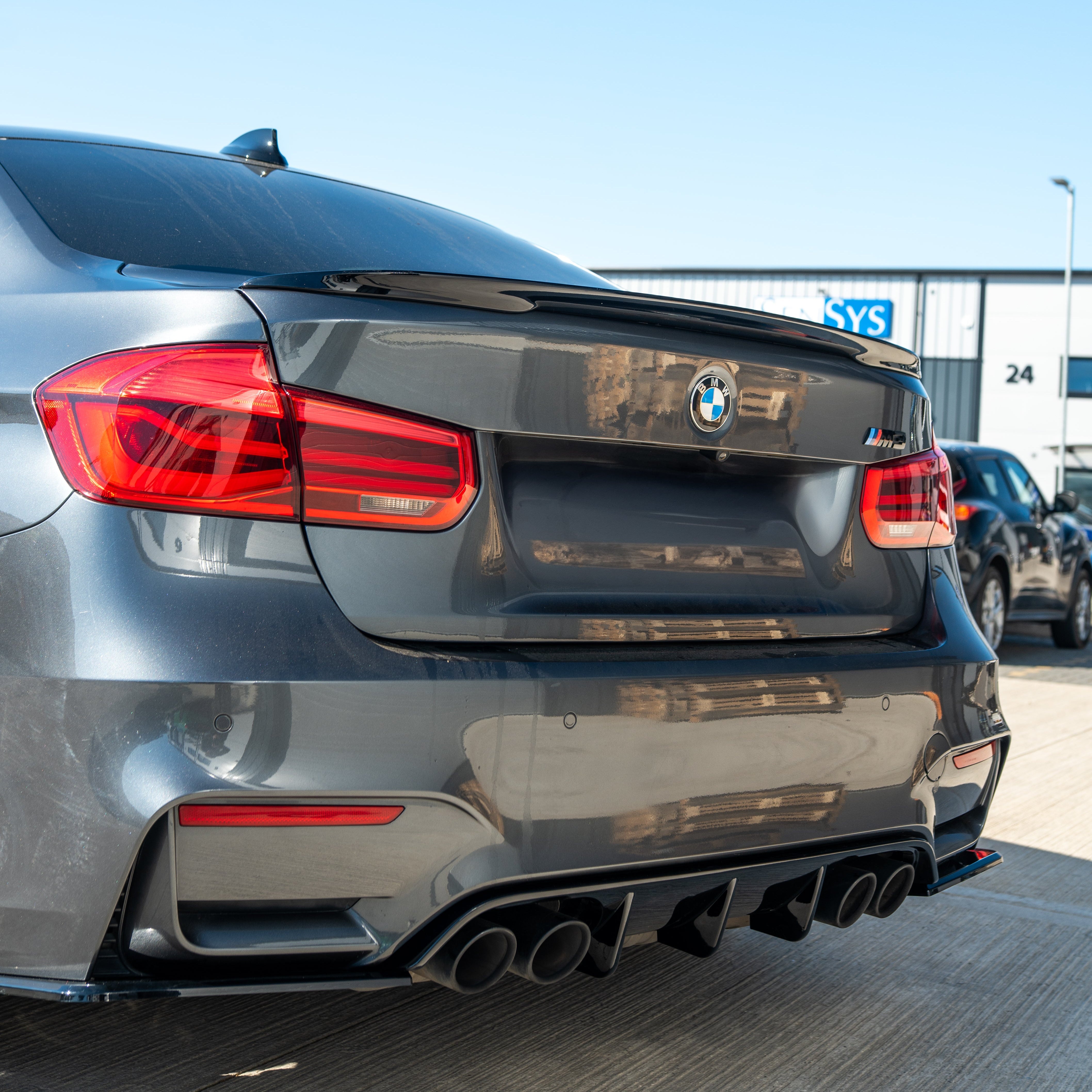 BMW M3/M4 (F80 F82 F83) GLOSS BLACK DIFFUSER - V STYLE