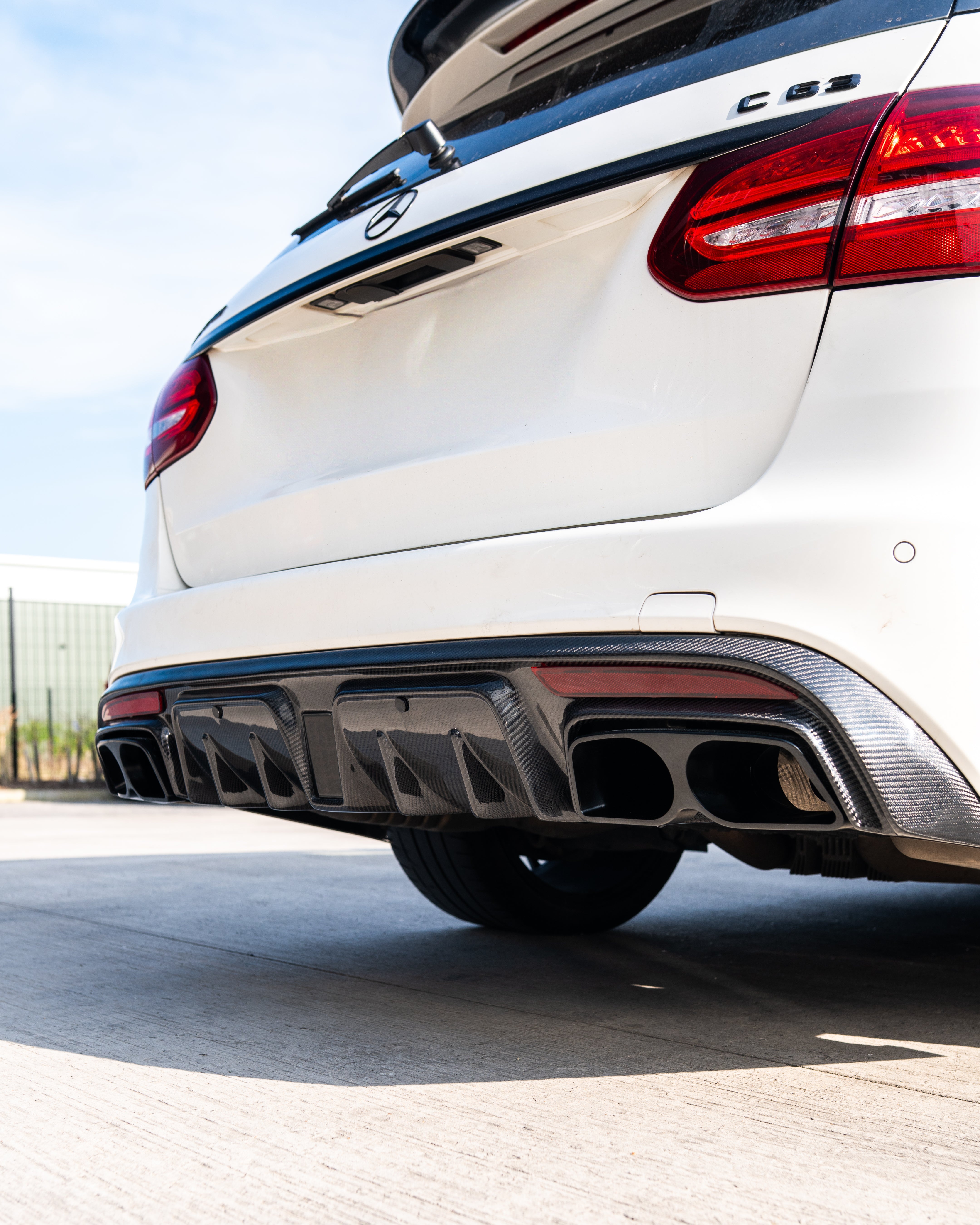 MERCEDES W205 C63 & C63S SALOON 4DR CARBON FIBRE DIFFUSER & EXHAUST TIPS