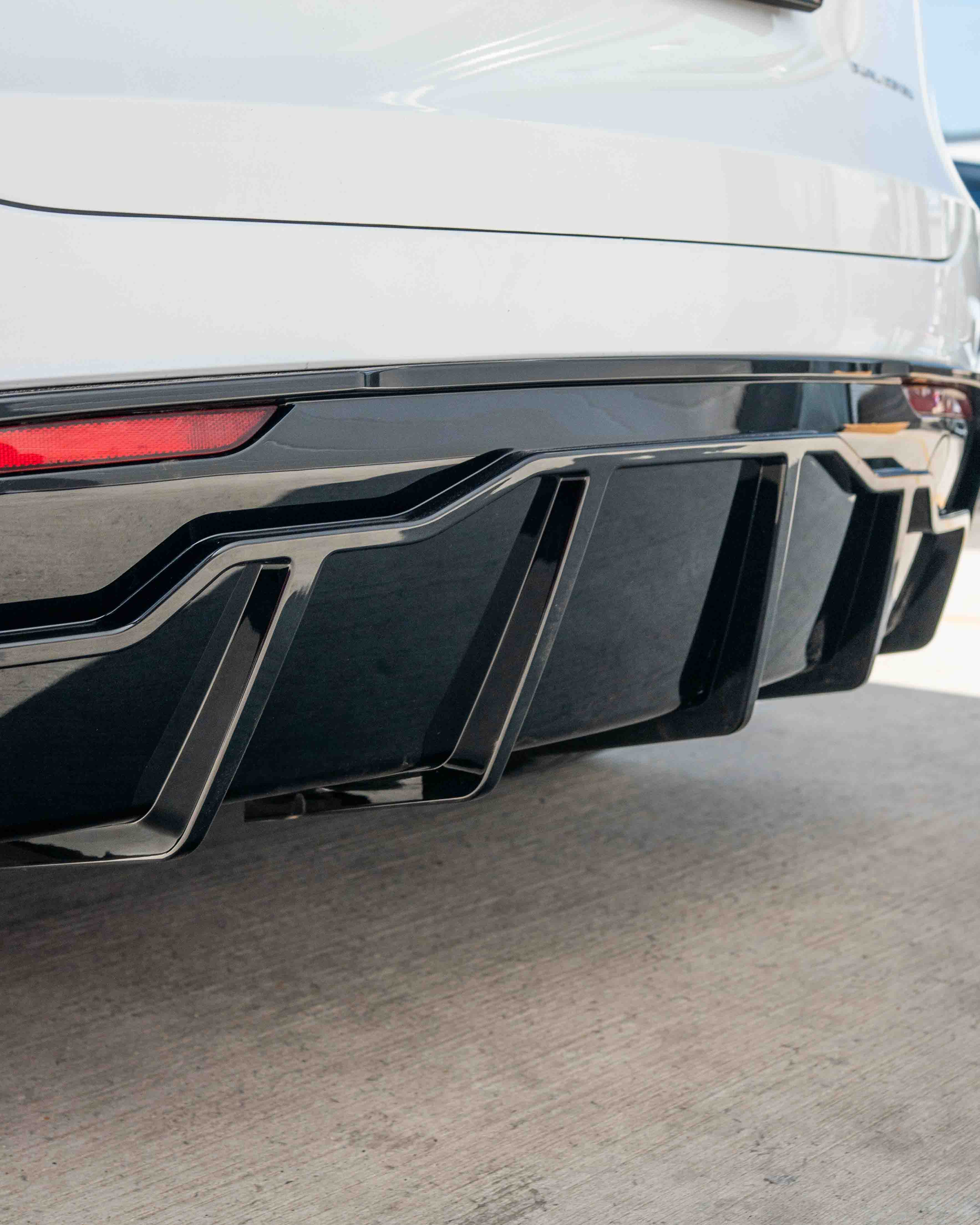 TESLA MODEL Y MK1 2020-2025 FULL GLOSS BLACK KIT