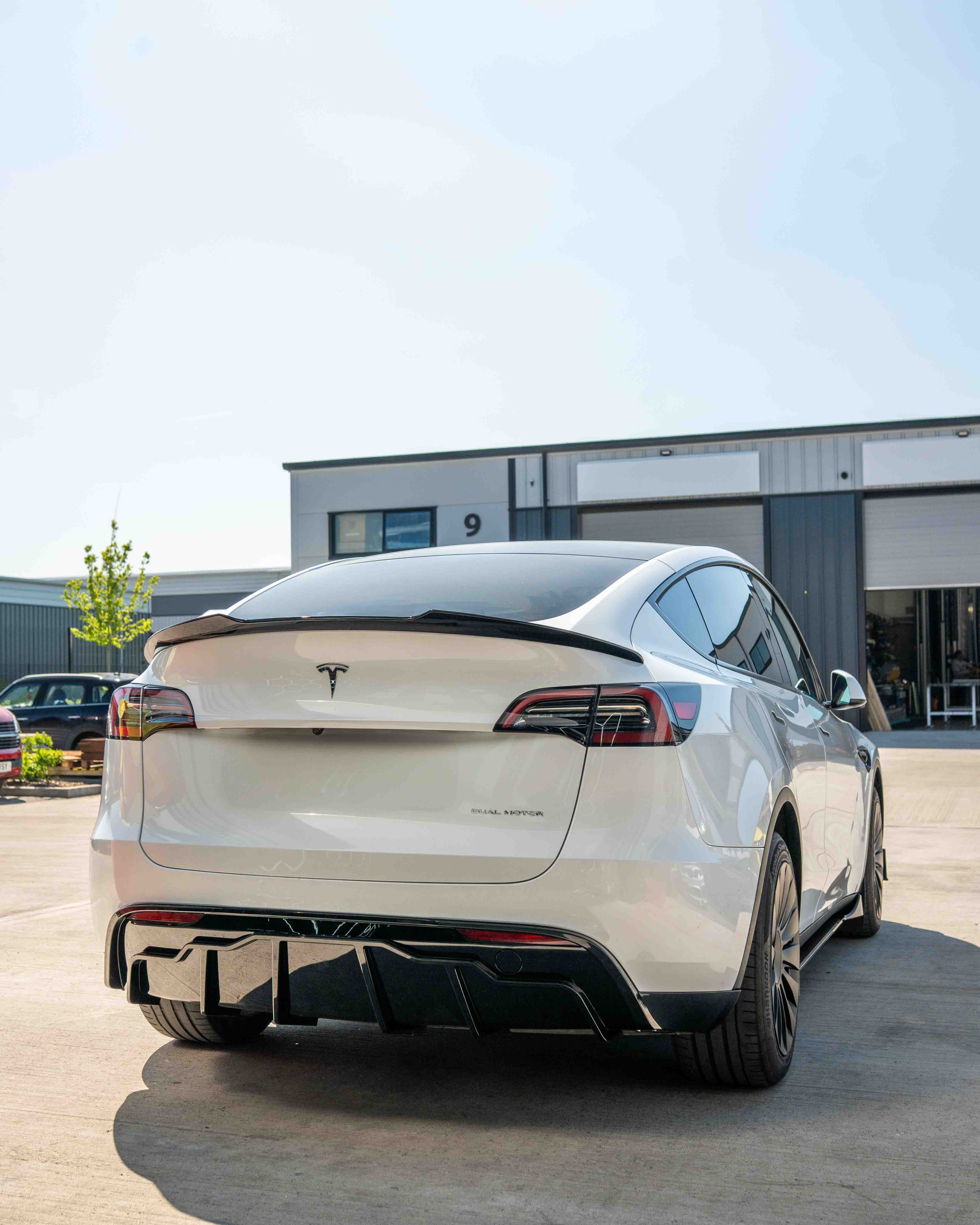 TESLA MODEL Y MK1 2020-2025 FULL GLOSS BLACK KIT
