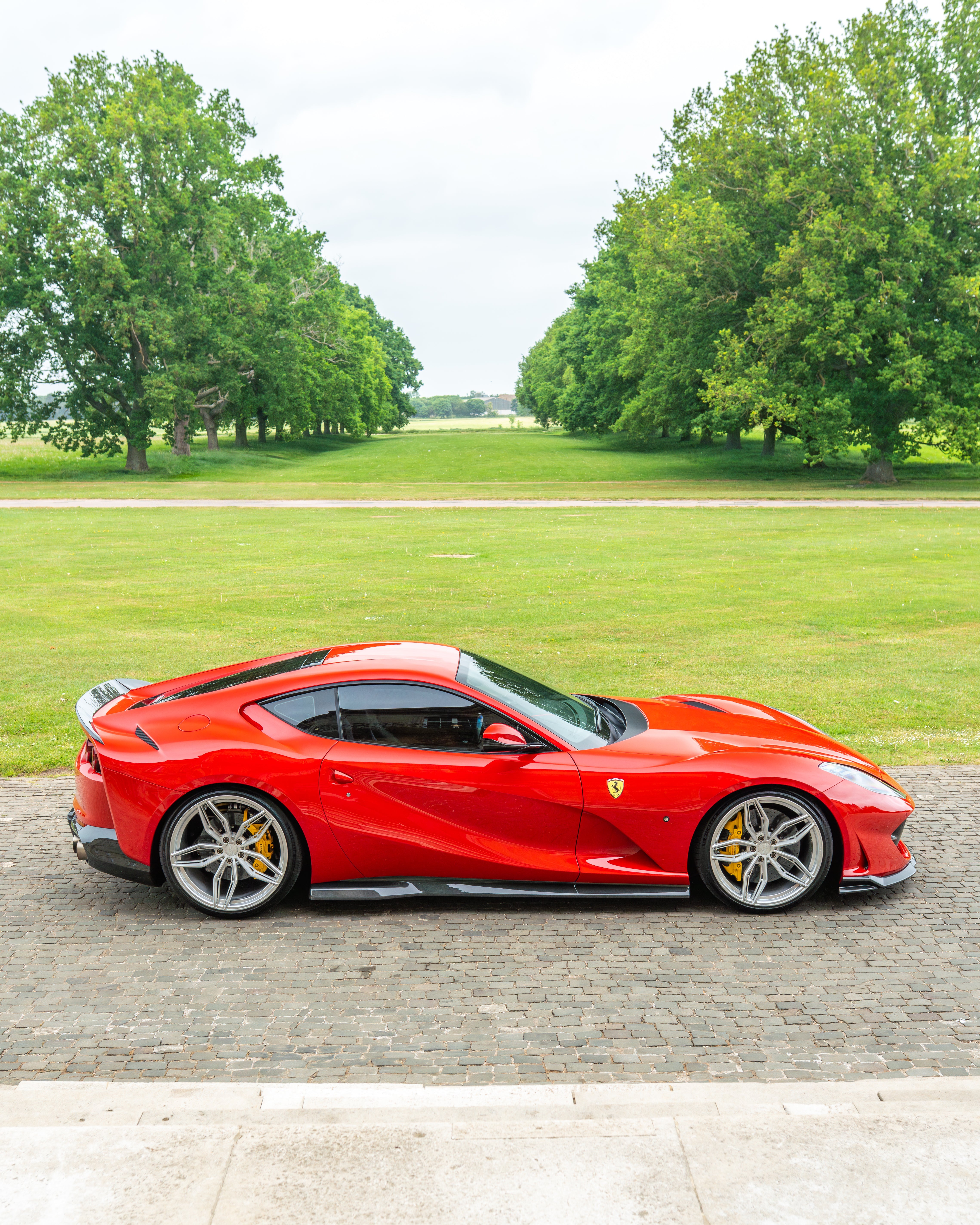 FERRARI 812 SUPERFAST CARBON FIBRE KIT V1 - CT DESIGN