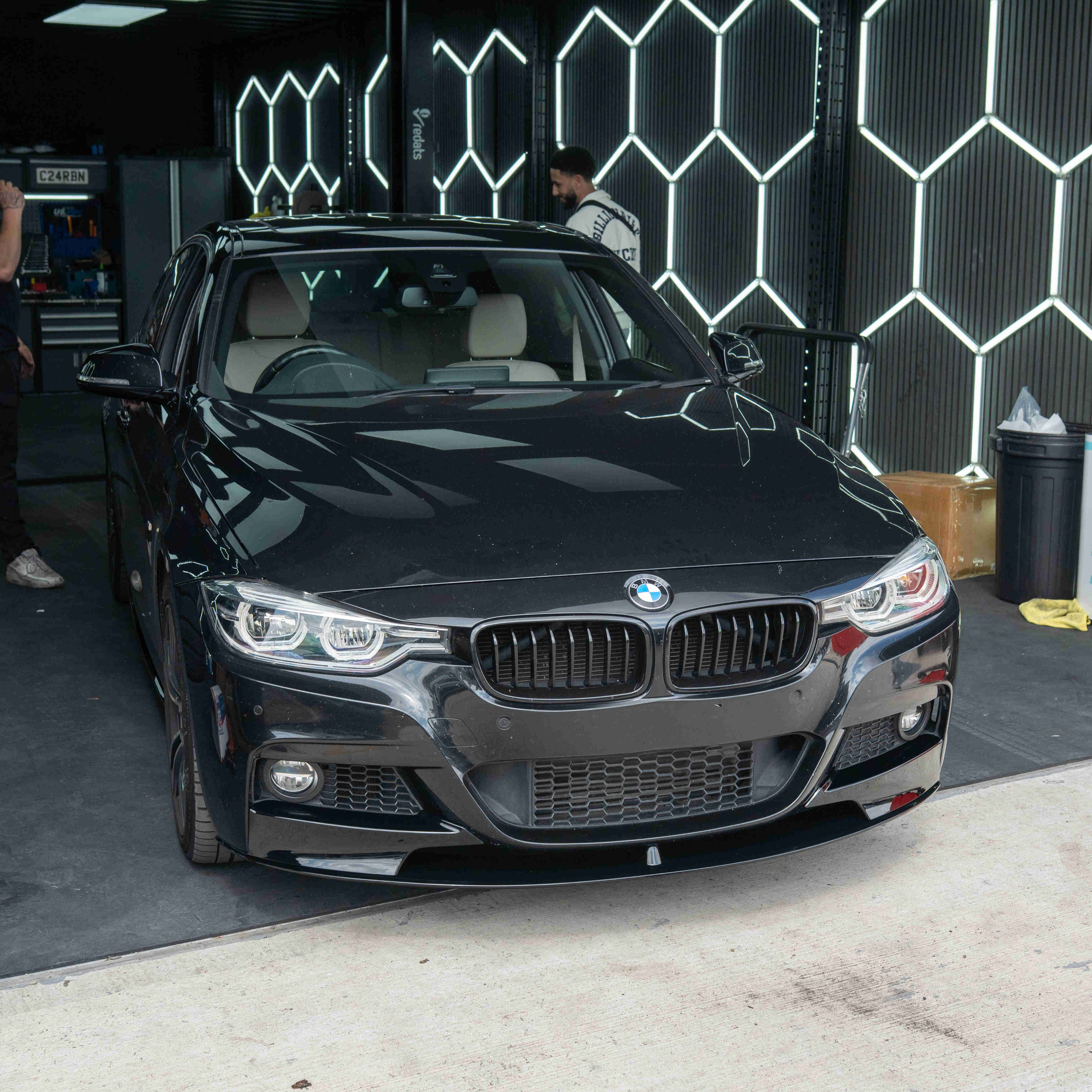 BMW 3 SERIES F30/F31 GLOSS BLACK SPLITTER - V1