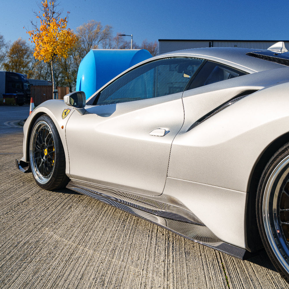 FERRARI 488 PISTA CARBON FIBRE KIT - CT DESIGN