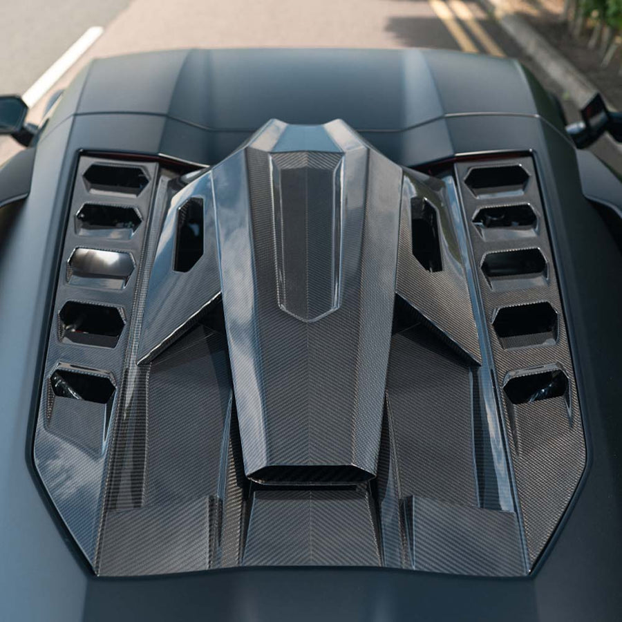 LAMBORGHINI REVUELTO CARBON FIBRE ENGINE COVER & ROOF SCOOP - CT DESIGN