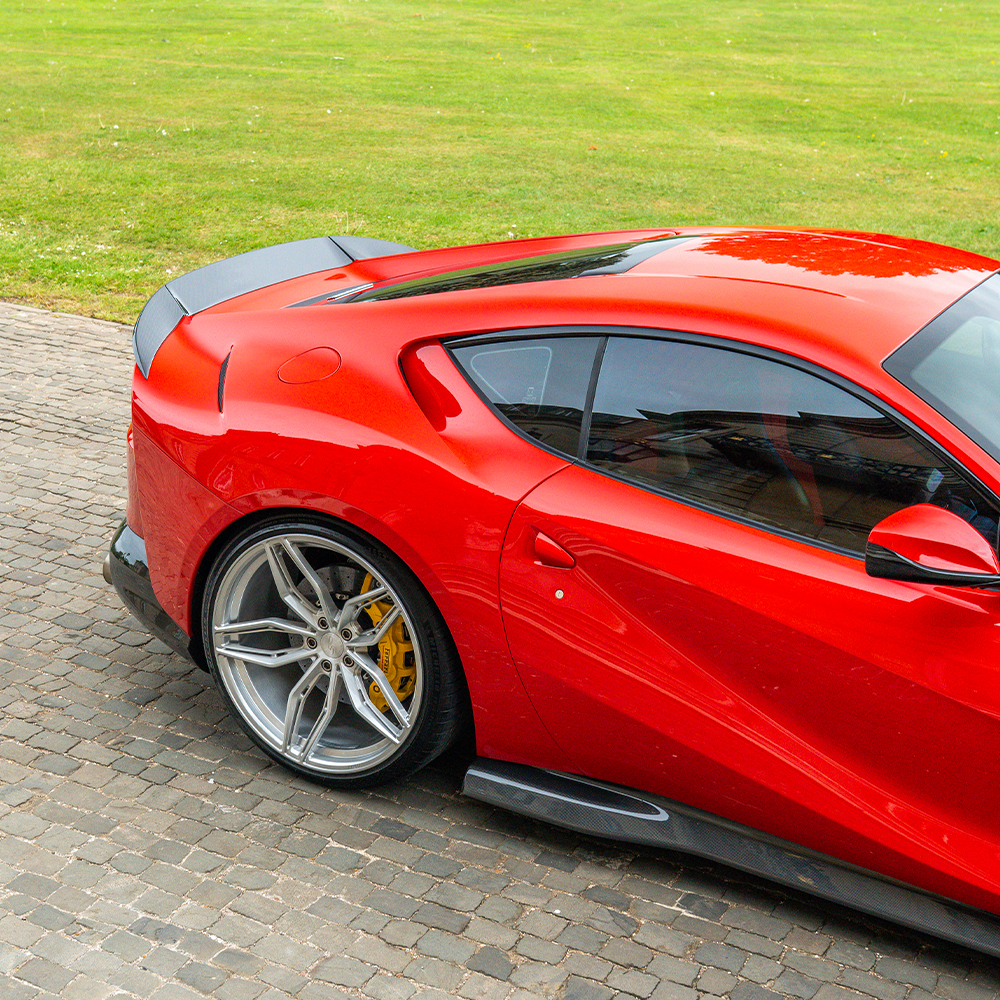 FERRARI 812 SUPERFAST CARBON FIBRE KIT V1 - CT DESIGN